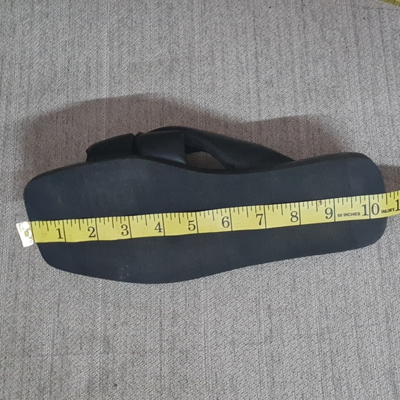 Imitation leather padded slides. - Picture 10 of 10